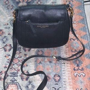 Cute Marc Jacobs crossbody purse in black (: